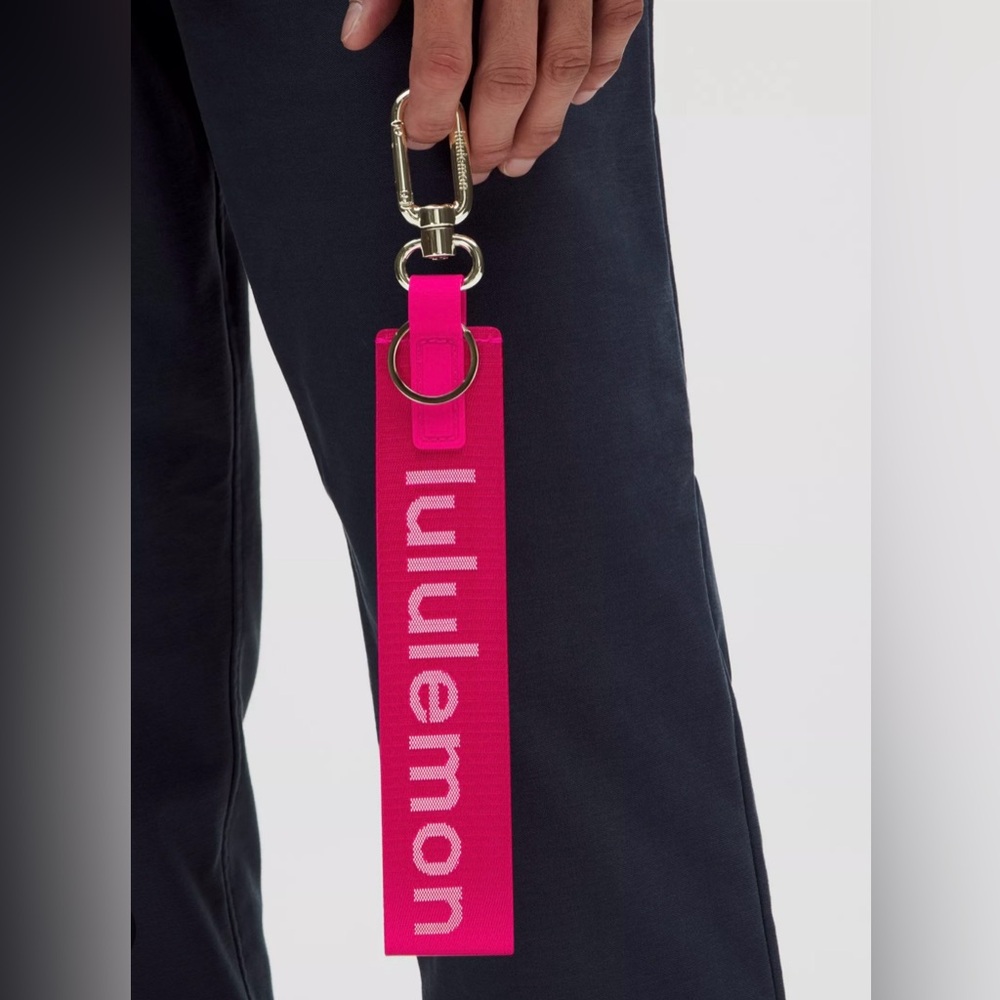 Lululemon NWT Never Lost Keychain (PSNT/WHT) Color Code Pink & White
